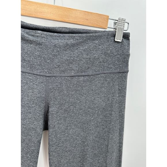 Lululemon Grey Flare Leg Cropped Pull On Activewear Capri Pants Women's Size 4 - Picture 4 of 6